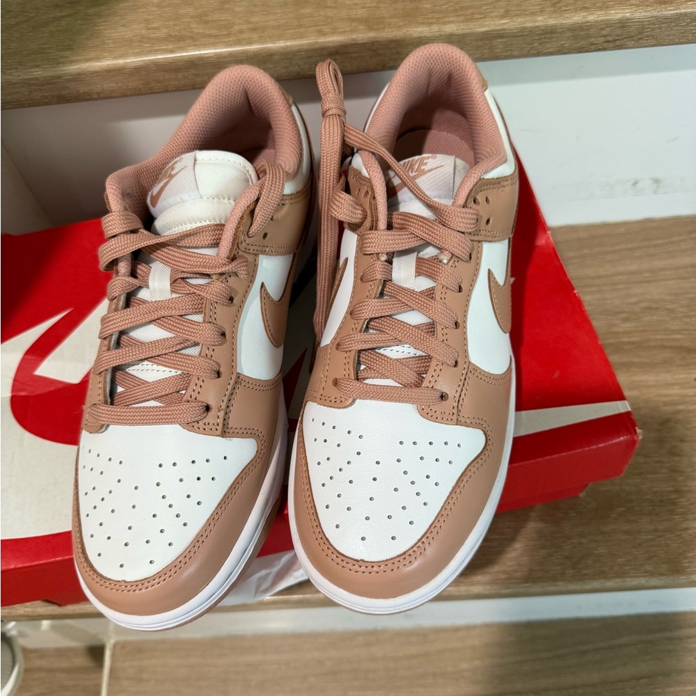 Nike White and Rose Whisper Dunk Low *NEW IN BOX* 🤎